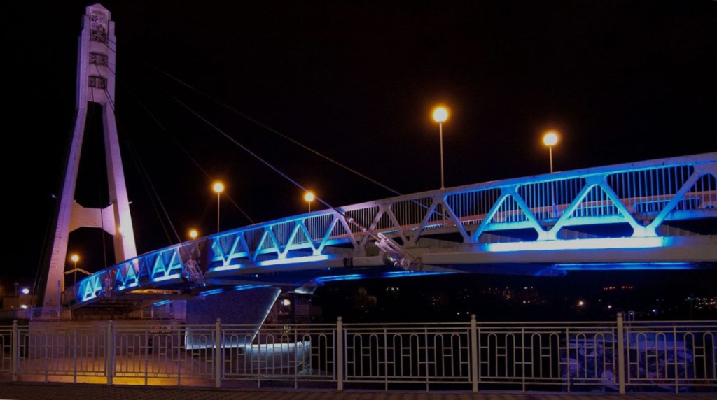 Мост поцелуев одна из главных достопримечательностей Краснодара