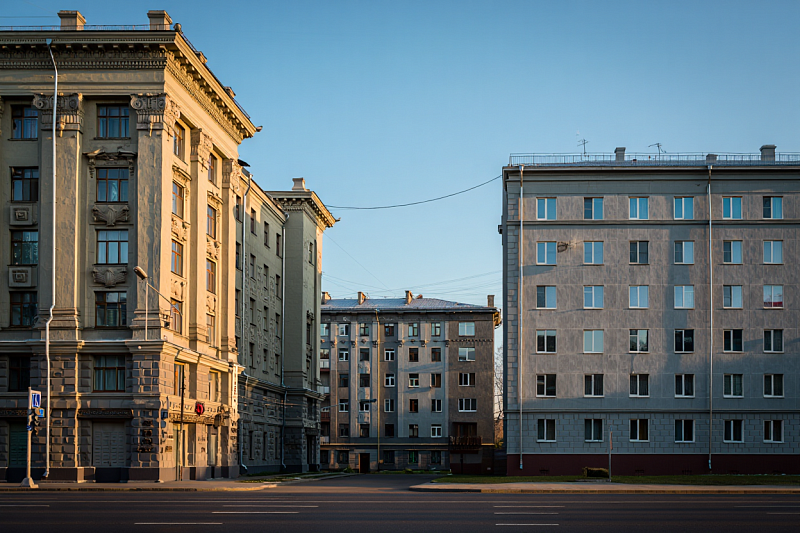 Сталинки, брежневки и хрущевки: плюсы и минусы советской застройки